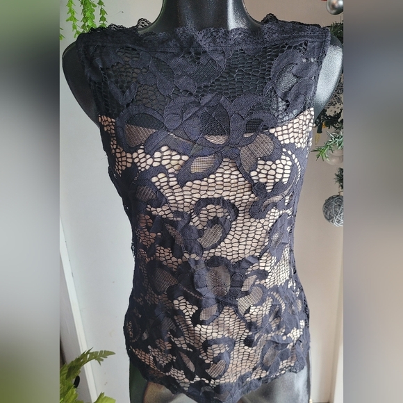 Suzy Shier Black Lace Tunic Top - Picture 6 of 7